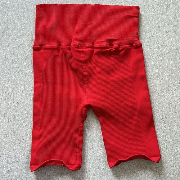 NEW Free People Movement Happiness Runs 5-inch Red Bike Sculpting Shorts XS/S - Picture 4 of 9